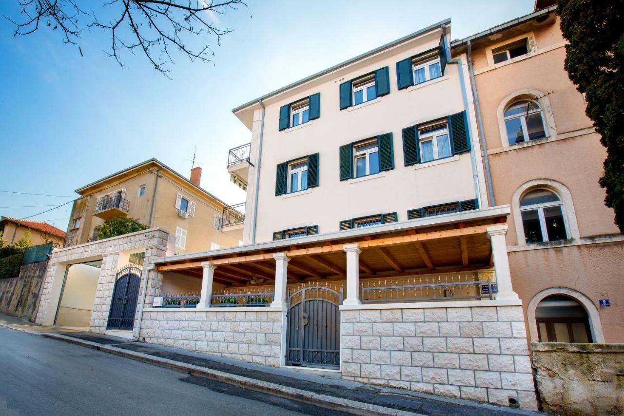 Apartments Dora Split Exterior photo